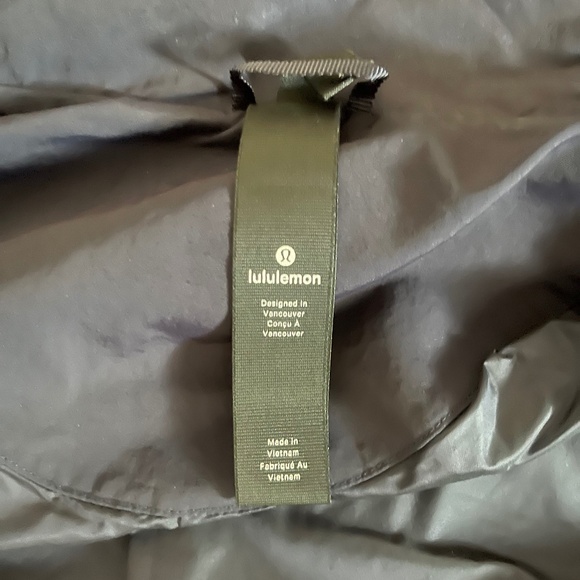 Lululemon Lightweight Jacket - Picture 4 of 5